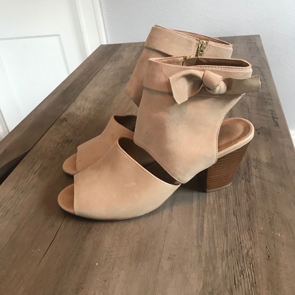 Anthropologie | Nude Sandal Heels w Bow